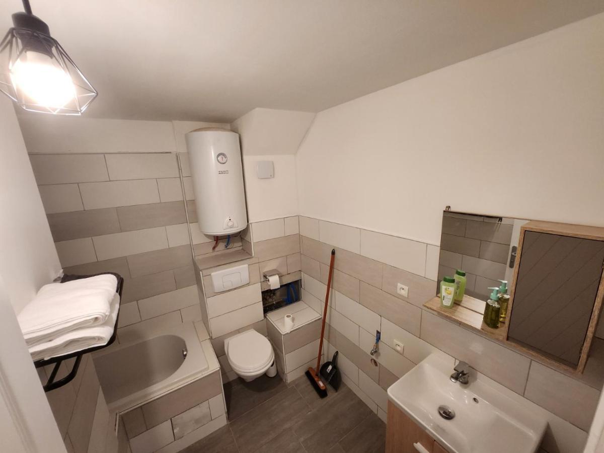 Agreable Appartement, Lumineux Bar-le-Duc Esterno foto